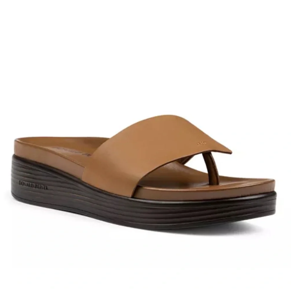 NWOT Donald Pliner Women's Thong Wedge Sandals Size 5